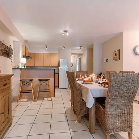 Cozy 2 Bedroom T76 Appartement